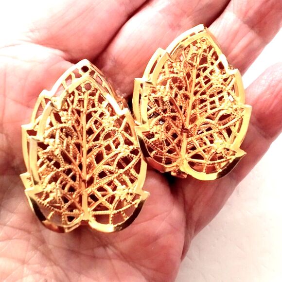 Vintage Judy Lee Gold Tone Filigree Leaf Clip On Statement Earrings - Picture 2 of 4